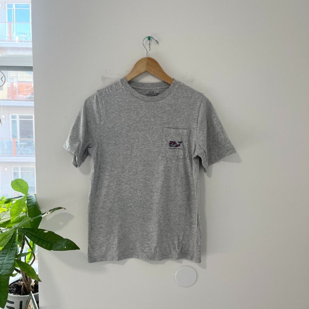 Vineyard Vines Boy's Gray Lacrosse Whale Graphic Short Sleeve Top Size Large